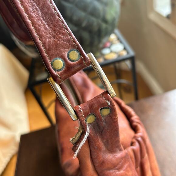 Vintage 70’s Carried Away Caramel Brown Leather hand shoulder bag - Picture 10 of 16